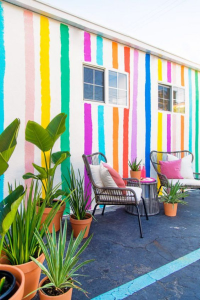 parede-pintura-listras-cores-vertical-criativo-tinta-muro-decoracao