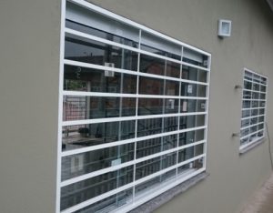 Grade-de-protecao-para-janelas-2-300x234