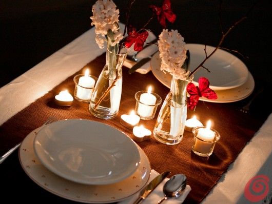 Jantar romântico a luz de velas (Imagem: Pinterest/ Repridução),