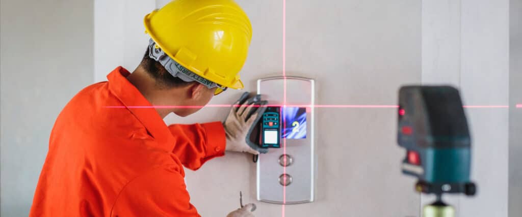 COMO USAR O NÍVEL A LASER: DOMINE ESSA FERRAMENTA EM 5 PASSOS
