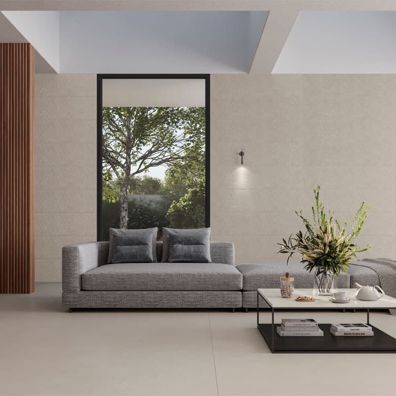 Imagem de sala de estar com janela grande, sofá e mesa de centro, revestida com Portinari.